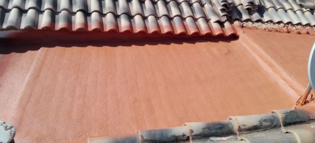 Aislamiento en impermeabilización de tejado de madera
